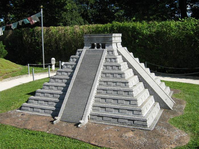 Az El Castillo piramis